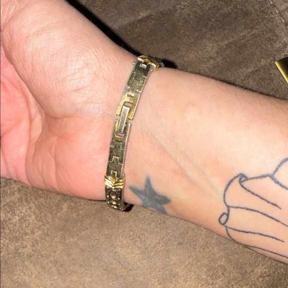 Vintage Jacklyn Smith Gold-tone Women's Crystal Accent Oval Watch Bracelet watch - Picture 4 of 7